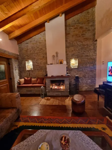 Alatopetra house - Image 1