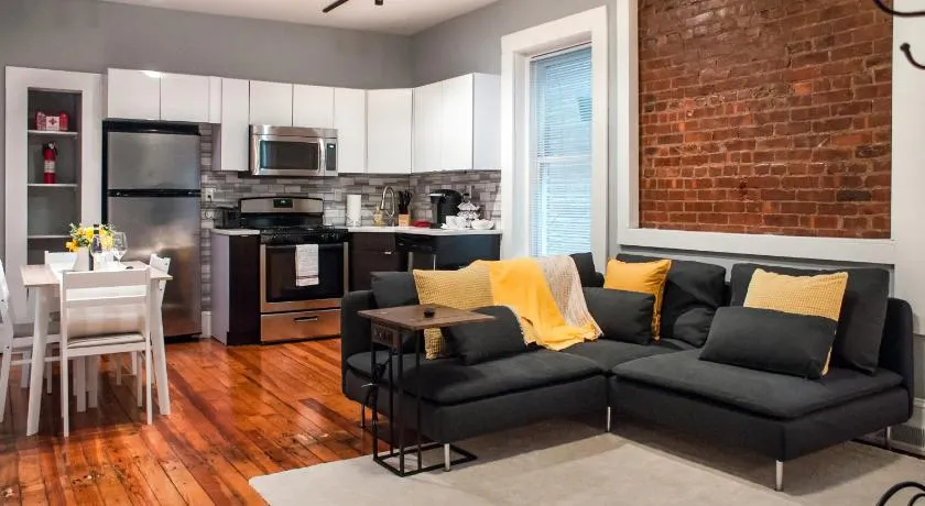 Gorgeous 1BR Wooster Sq. apt. - wshr/dryr, parking - Image 1