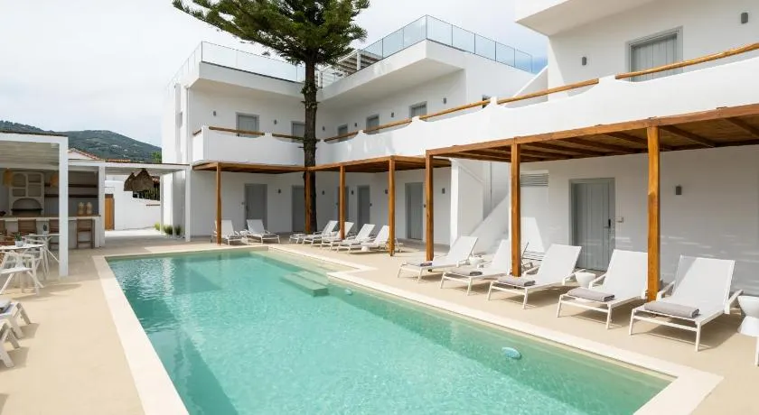 Aspronissos Hotel - Image 1