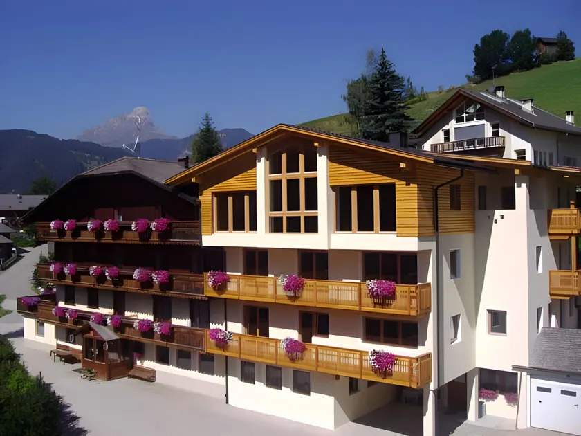 Hotel Alcialc - Image 1