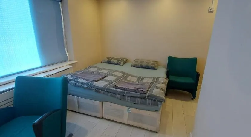 Romford Lodge - Image 1