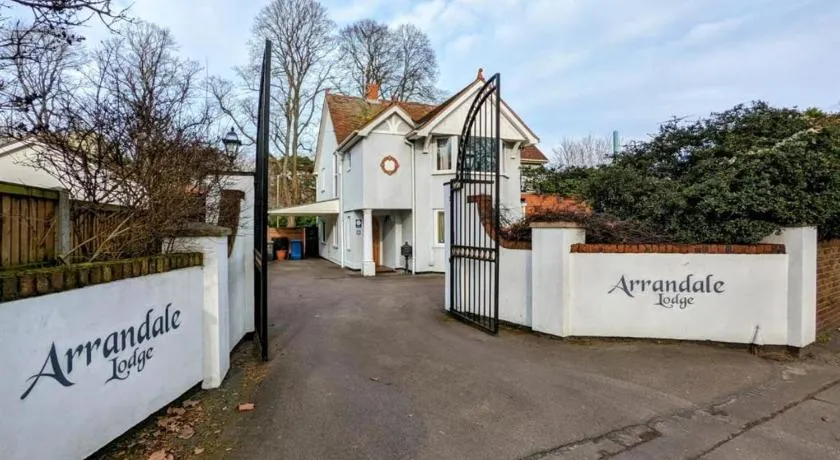 Arrandale Lodge - Image 1