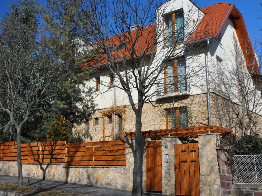 Villa Muzsa Apartment House - Image 1