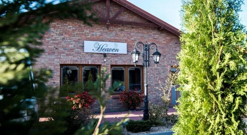 Hotel Heaven - Image 1