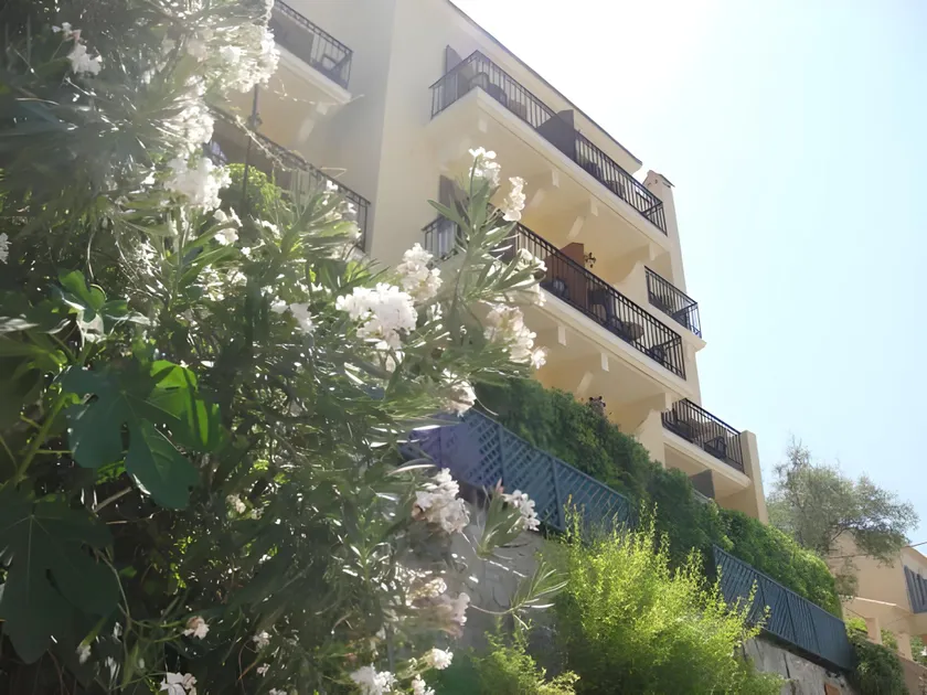 Linardos Apartments - Image 1