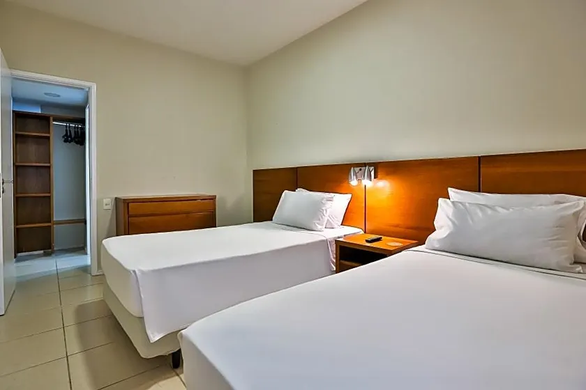 Apartamento completo ao lado da praia de COPACABANA, 2 quartos , andar alto , sala enorme, ar cond, ,wifi, tv smart, pauloangerami NSC109 - Image 1