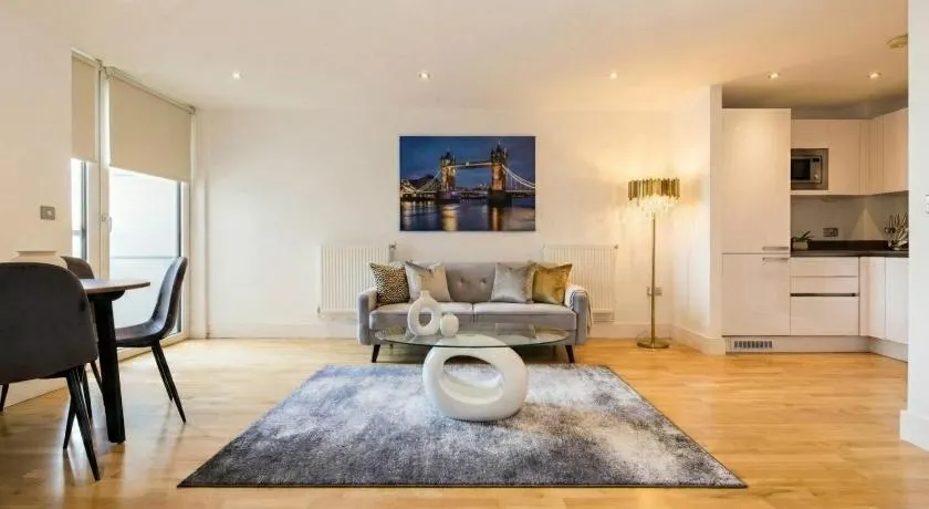 Modern 1-Bedroom London Apartment - Ideal for Business & Leisure Fast Links to Central London - Image 1