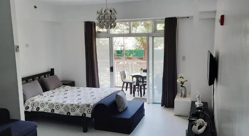 Pico de Loro Jacana B - Image 1