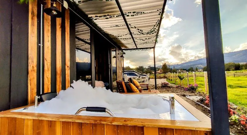 Romántico Glamping tipo contenedor con Jacuzzi cerca al lago de Paipa - Image 1