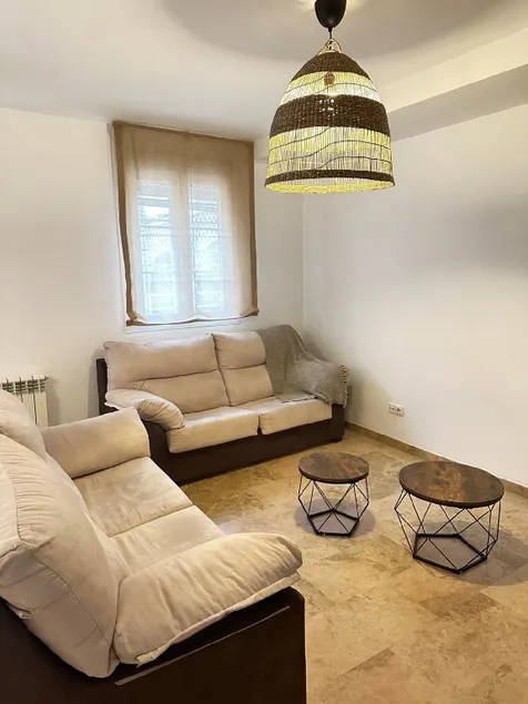 Family house in Granada - Image 1
