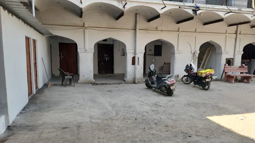 kanpur walli dharamshala - Image 1