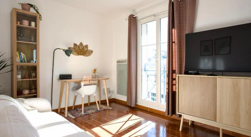 Chez Leela - Image 1