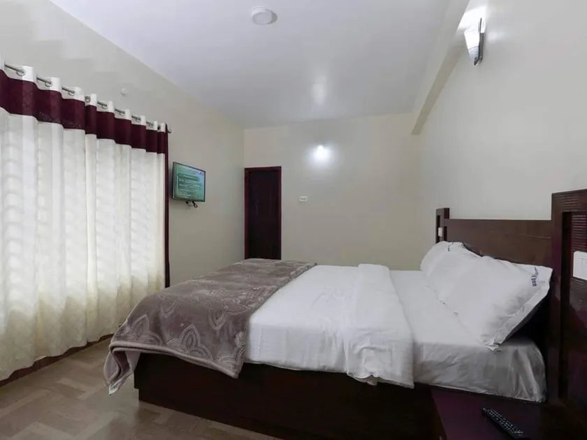 La Flora Pine Hill Suites - Image 1
