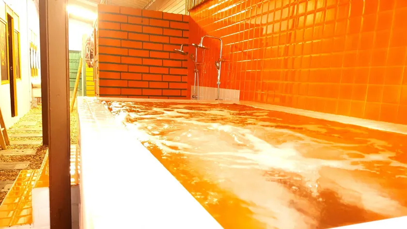 Super Hostel - Image 1