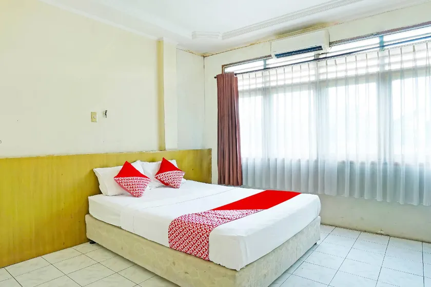 OYO 90390 Hotel Rd PremiumNearRSUD Station - Image 1