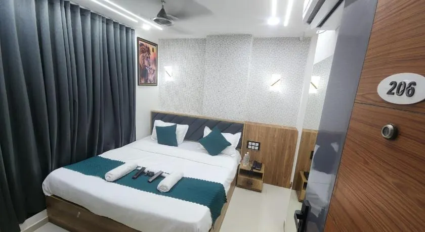 Hotel Heritage Prime Junagadh - Image 1