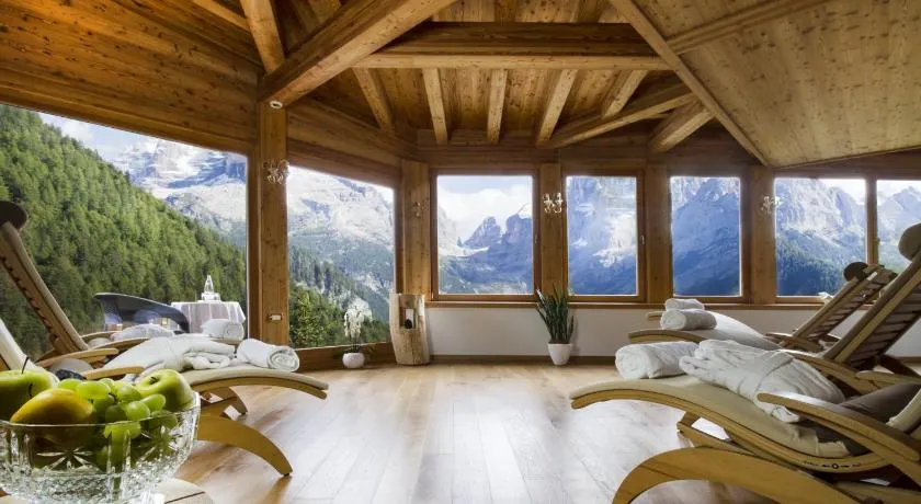 Hotel Lorenzetti - Image 1