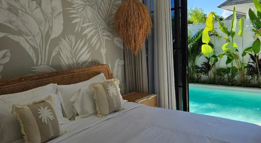 White Shell Villas - Image 1