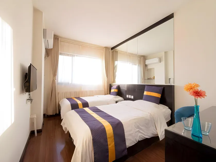 Lanjing Jingpin Hotel - Image 1