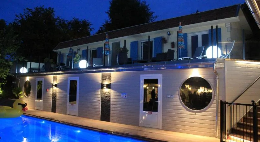 Hotel la piscine - Image 1