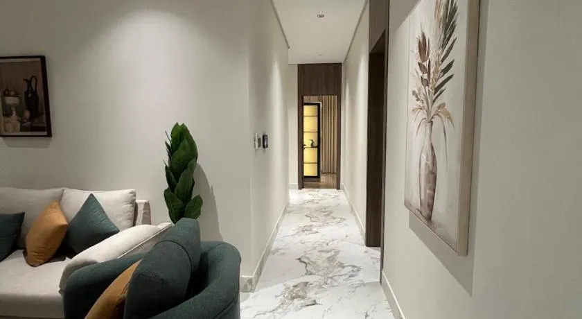 Luxury apartment with smart entrance, three bedrooms, Suz Residence - Image 1