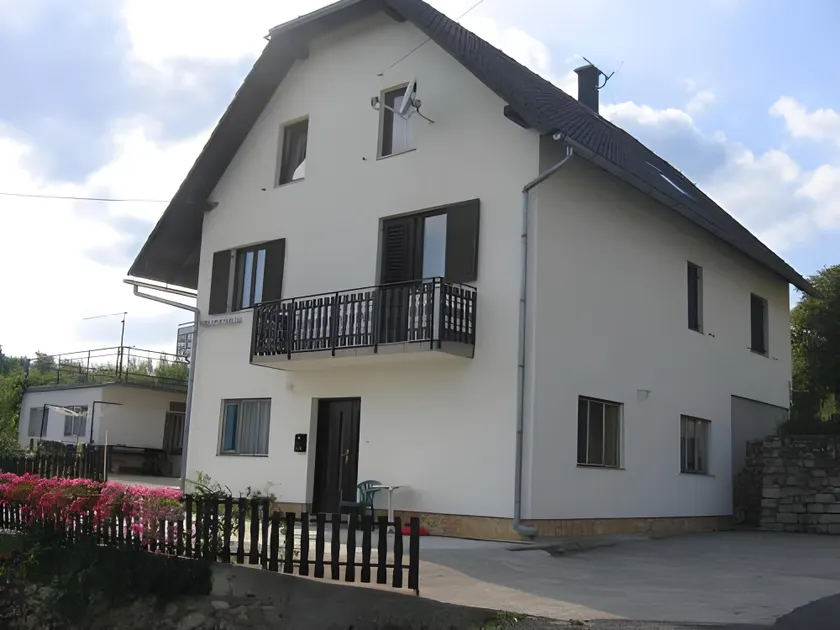 Guest House Aurora - Image 1