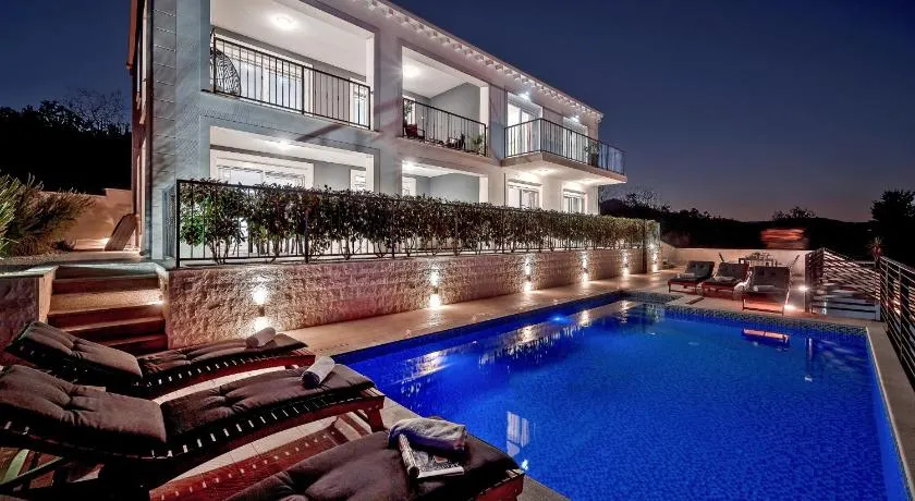 Luxury Authentic Experience at Villa Marta - Image 1