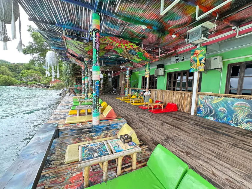 Phi Phi Green House & Sunsky Hostel - Image 1