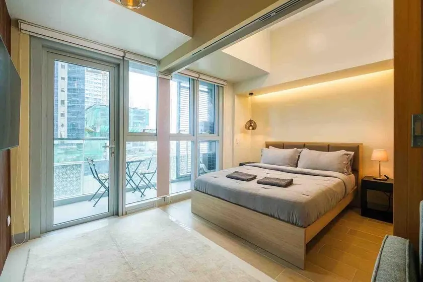 Uptown Parksuites Modern Room - Image 1