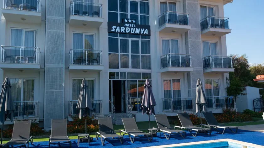 Sardunya Hotel - Image 1