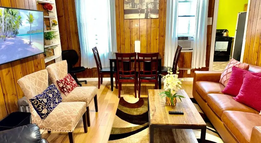 3 Bedroom Apt in LIC, 2 Stops to Manhattan! - Image 1