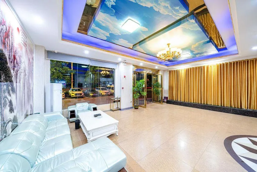 Yuefeng Hotel - Image 1