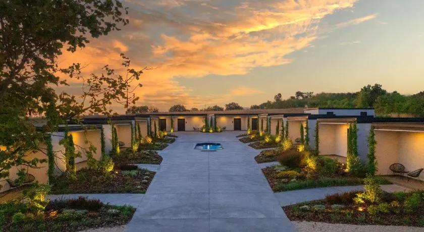 Hirpinia Resort - Image 1