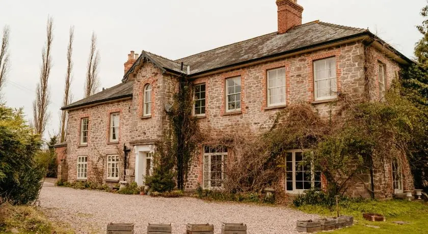 Lyde Court Country House - Image 1