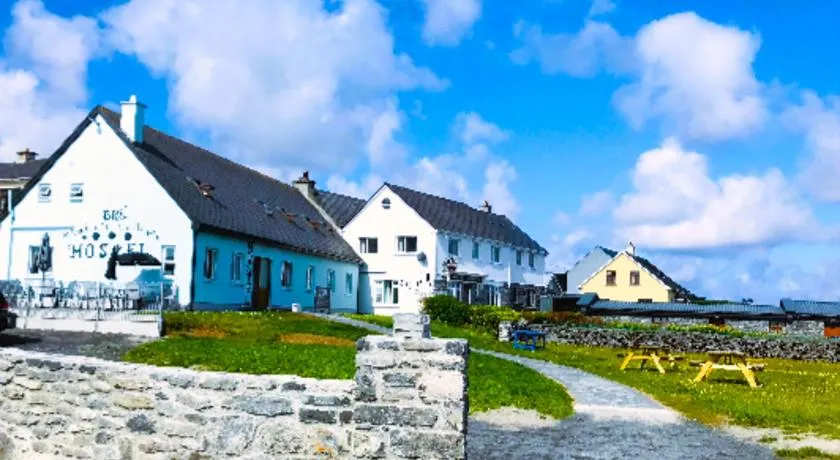 Brú Radharc na Mara - Sea View Hostel - Image 1