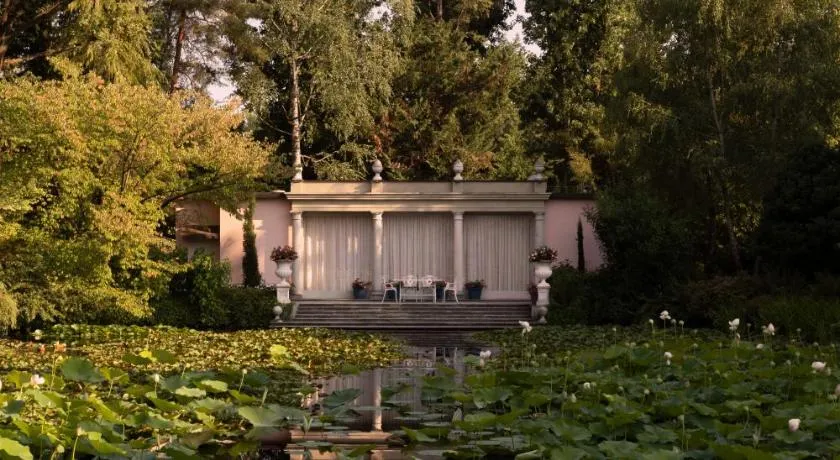 Relais La Foleia - Luxury Villa with private lake - Image 1