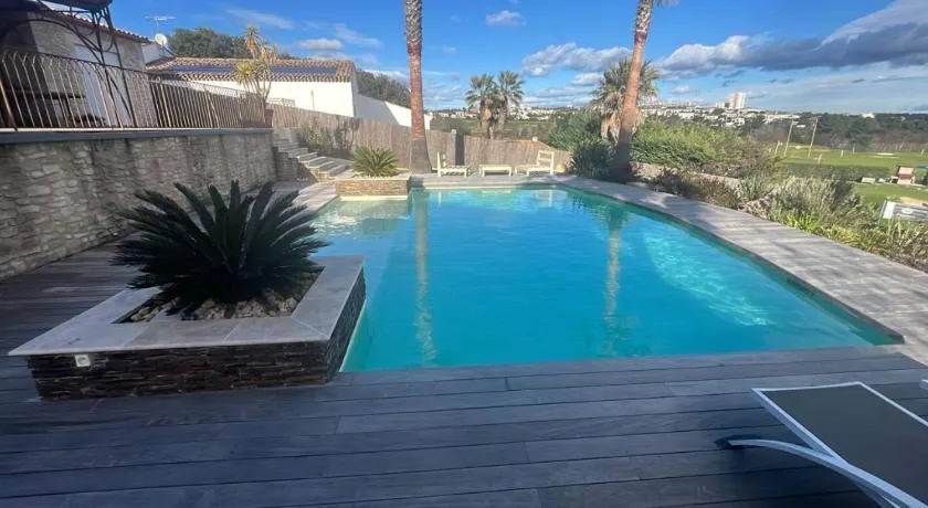 Le repère des golfeurs - Piscine & Clim - Image 1