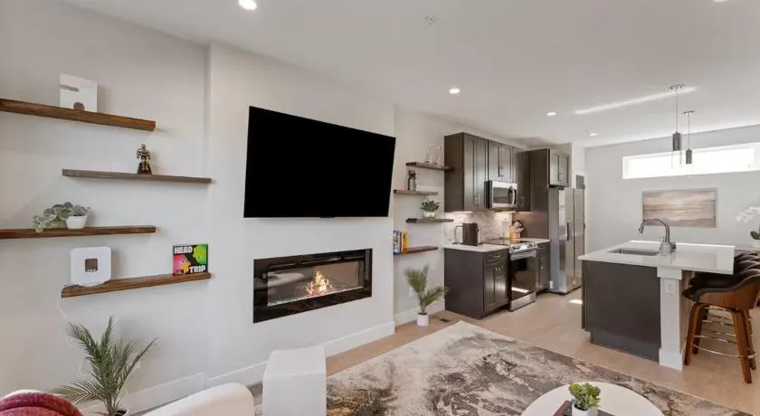 The Modern Muse Art Home - Image 1