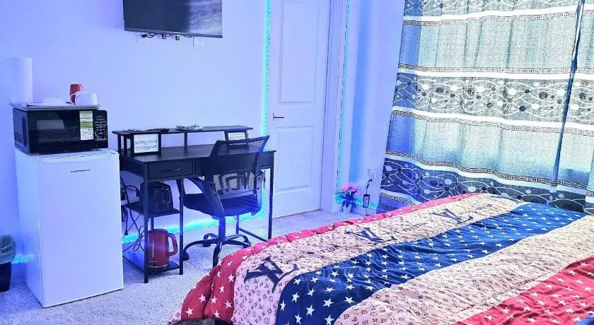Cozy Cautley Guest Suite, Near YEG Airport - Image 1