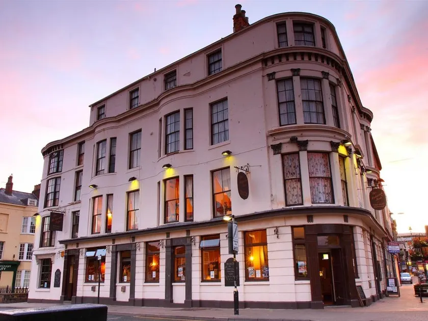 The Dickens Bar & Inn - Image 1