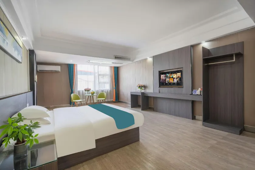 Venice Fashion Hotel - Image 1
