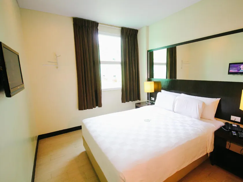 Go Hotels Dumaguete - Image 1