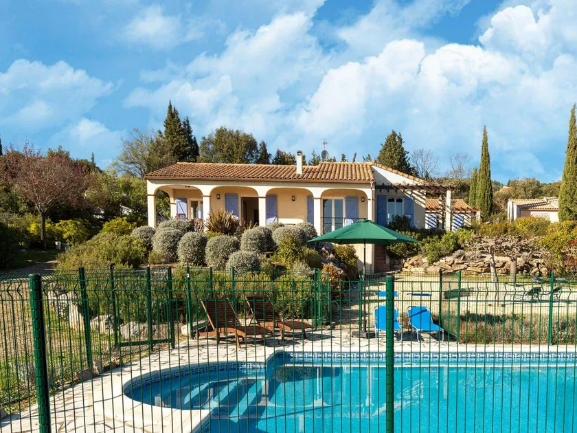 Tranquil holiday home with private pool - Image 1