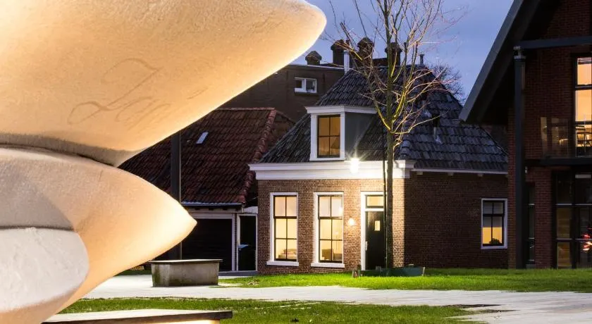 Uniek Huisje op de Markt in Dokkum - Image 1