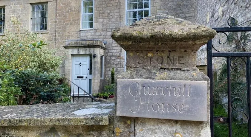 Churchill House - Two Bedrooms - Street Parking - Garden - Image 1