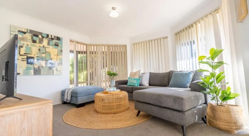 Cozy Home with Ocean View & Sunset- Walk to Falcon Beach - Image 1