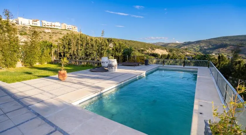Magnifique villa avec vue sur mer + montagne - Image 1