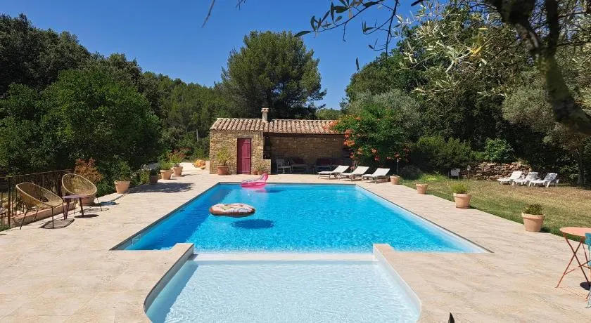 Gîtes Mas des rochers - Romance tropicale avec Spa et piscine - Image 1