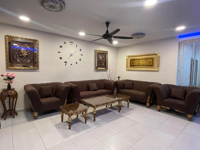 Impian BSI Homestay 3 Rooms Fully Aircond - Image 1
