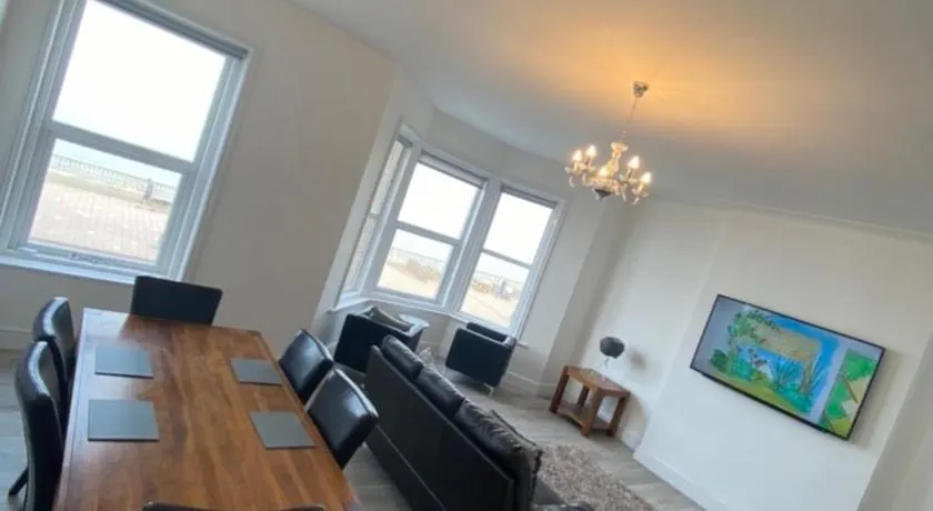 Coast View Apartments - Image 1